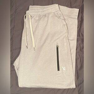 Vuori Men’s Joggers Size L Light Gray